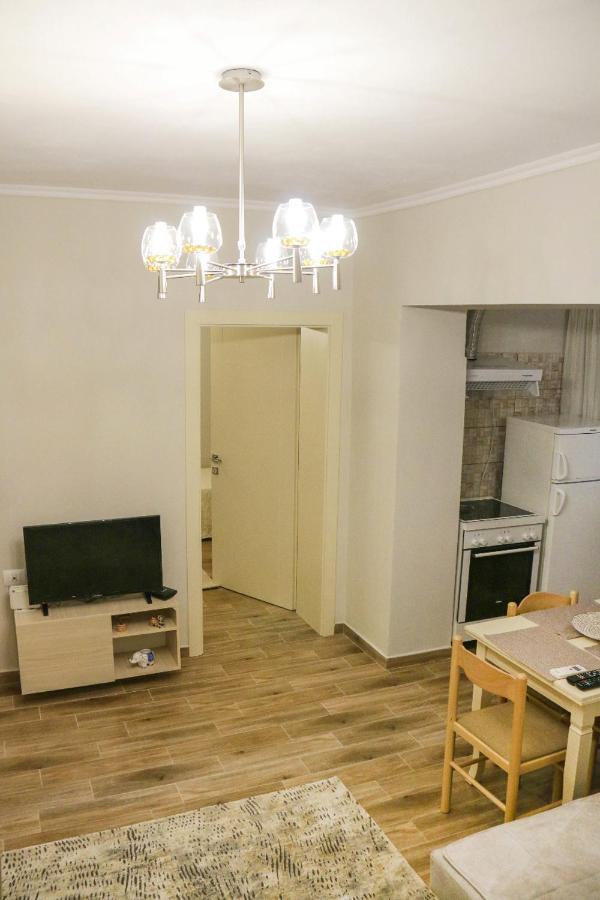 New Bazaar Arben'S Apartment Tirana Exterior photo